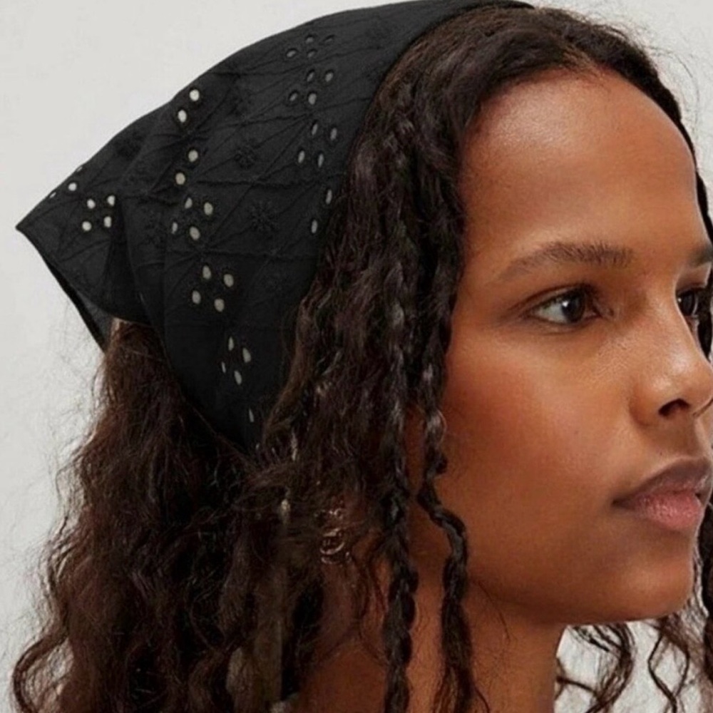 Free People Claro Eyelet Hair Scarf. NWOT Black